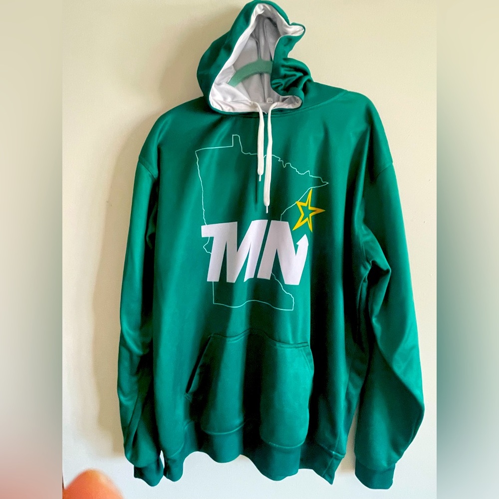 MN Star Men’s Pull Over Sweatshirt - Picture 1 of 4